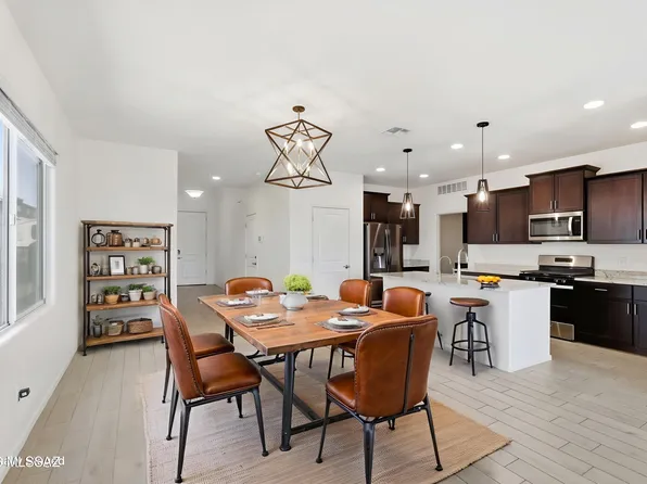 947 S Paseo, Sahuarita, AZ 85629