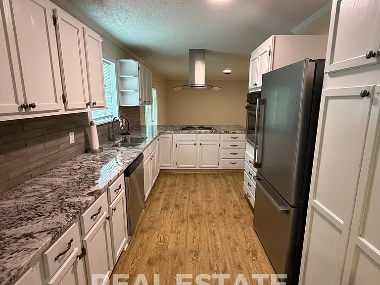4580 Rainbow Dr — Photo 3
