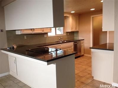 5th image of 634 David Dr