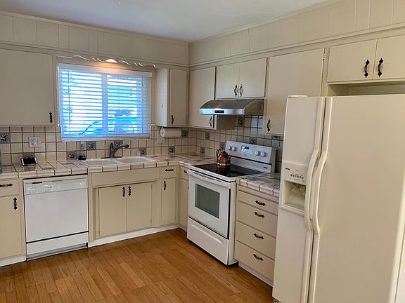 4th image of 1494 Falcon Ct