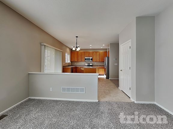 3rd image of 4843 S Liverpool Cir