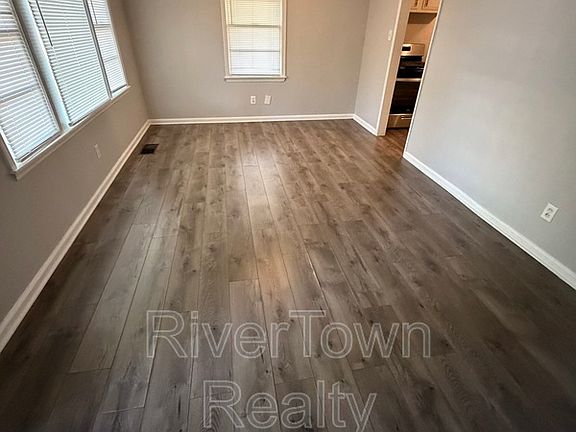 3rd image of 3358 Parham St