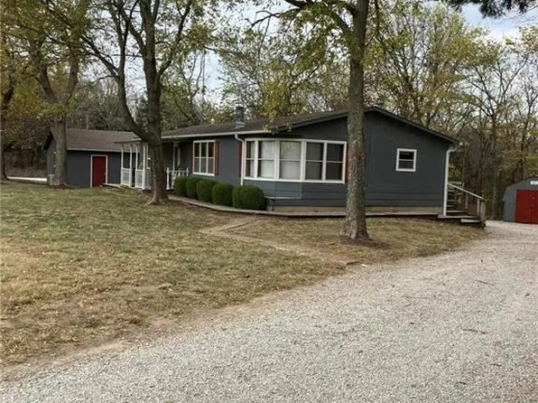70 N Eagle Ln, Mound City, KS 66056