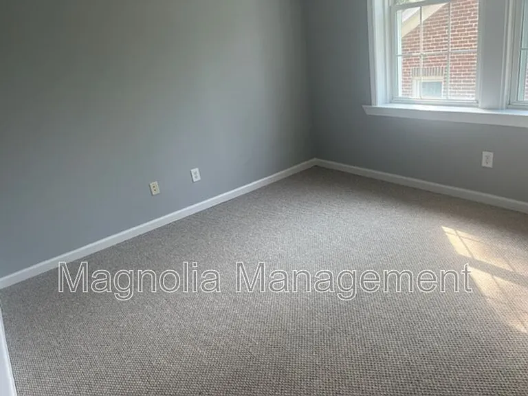 215 W Young Ave #6 — Photo 3