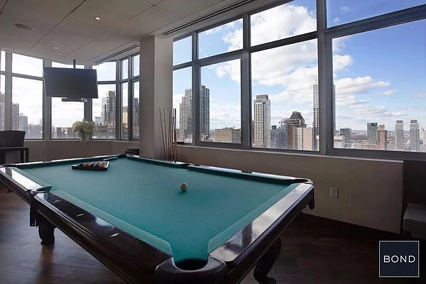 Rented by Bond New York | media 28