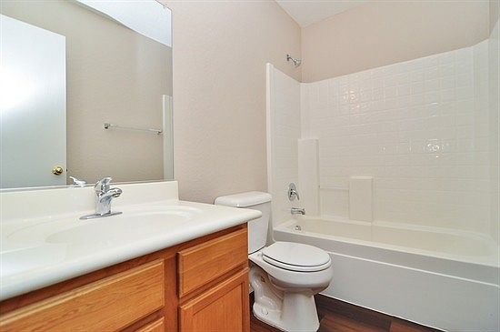 4th image of 10910 W Campbell Ave