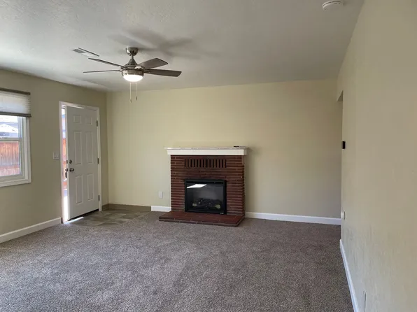 842 E 9th St, Medford, OR 97504