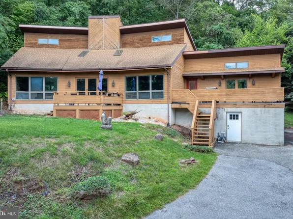 5840 Mountain Rd, Dover, PA 17315