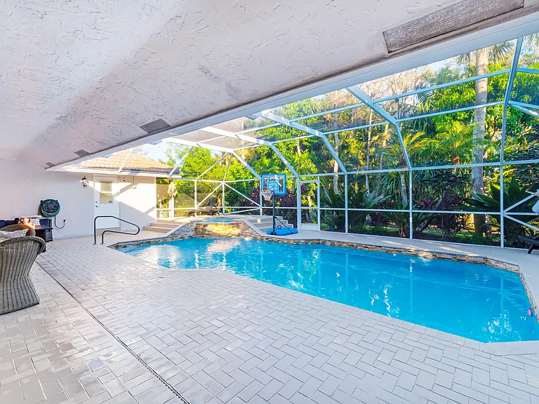 1350 Longlea Ter — Photo 52