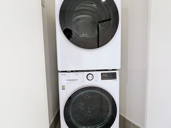 3rd image of 1336 Dekalb Ave #4B
