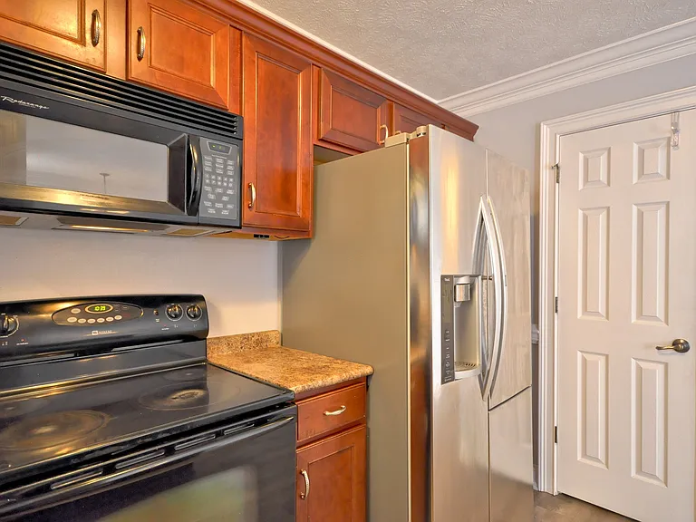 135 Excell Rd #402 — Photo 10