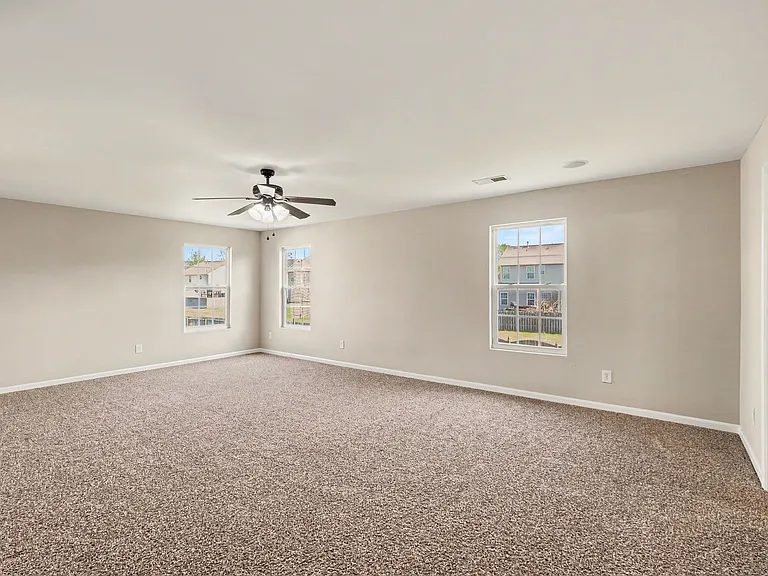 1042 Countess Ln — Photo 17
