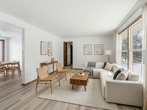 3rd image of 224 S Telulah Ave