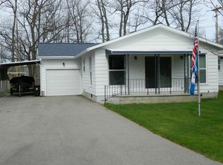 6907 Madison St, Hubbard Lake, MI 49747