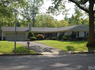 4 Norwood Ct, Marlboro, NJ 07746