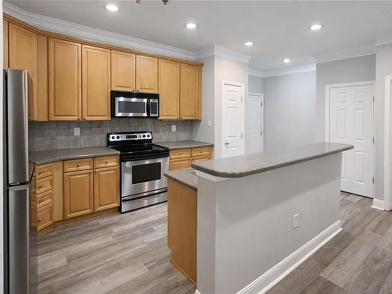 4107 Stratford Cmns — Photo 8