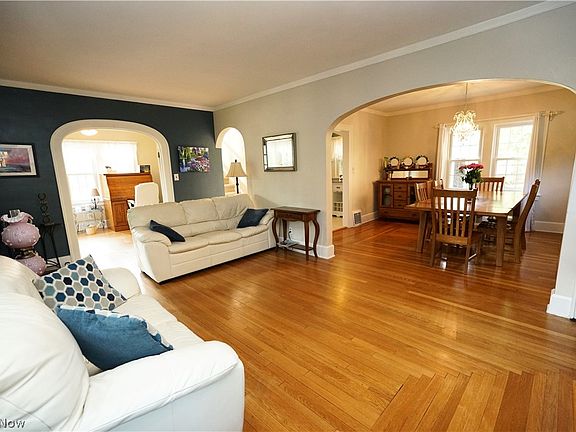 2nd image of 354 Cornell Ave