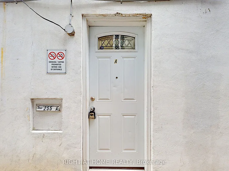 255 Lakeshore Rd E #A — Photo 35