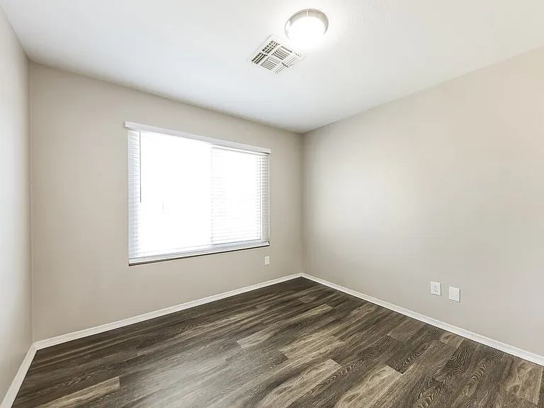 10509 W Angels Ln — Photo 13