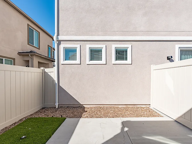 Glen at Fontana Homes — Photo 31