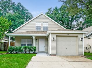 1424 Dew Bloom Rd, Valrico, FL 33594