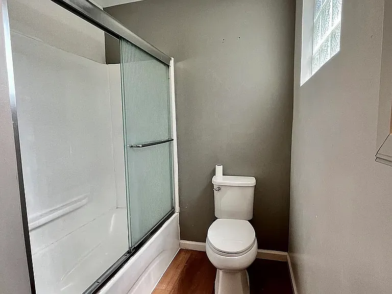 226 Tyson St — Photo 27