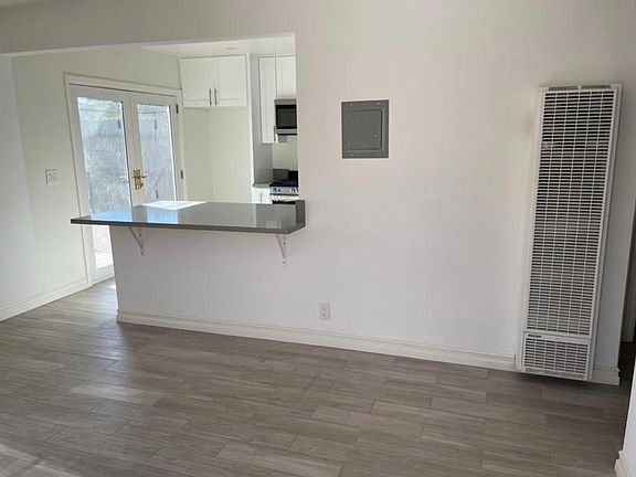 Living room/ Kitchen