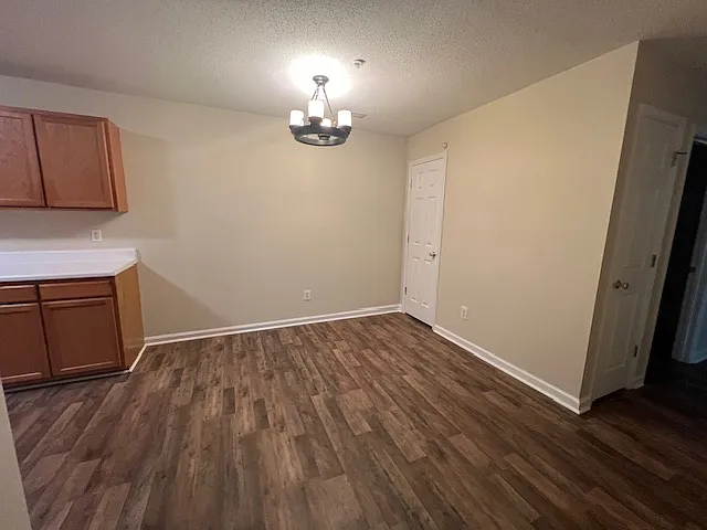 2 bed, 1042 sqft, $1,225 — Photo 2
