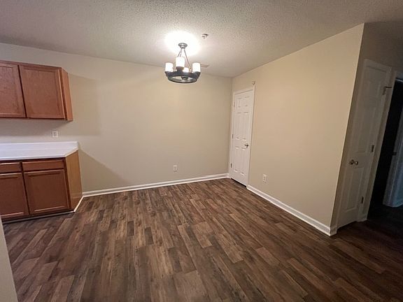 2nd image of 903 Hanahan Ct Unit 2B