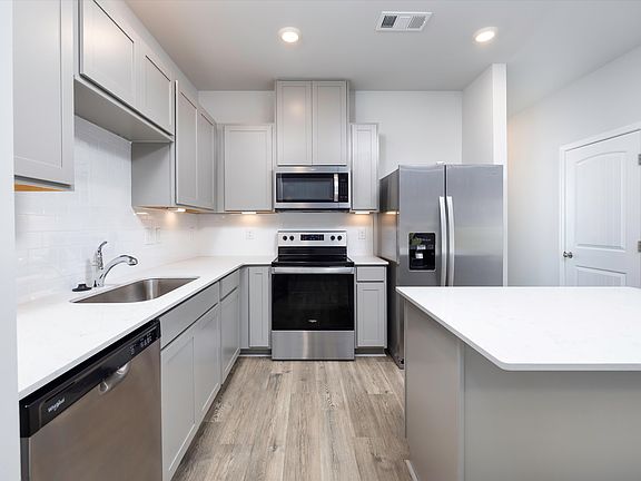 3rd image of 1416 Walker Way