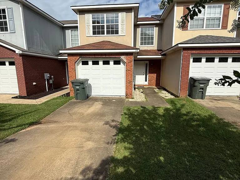 114 Baldwin Dr — Photo 1
