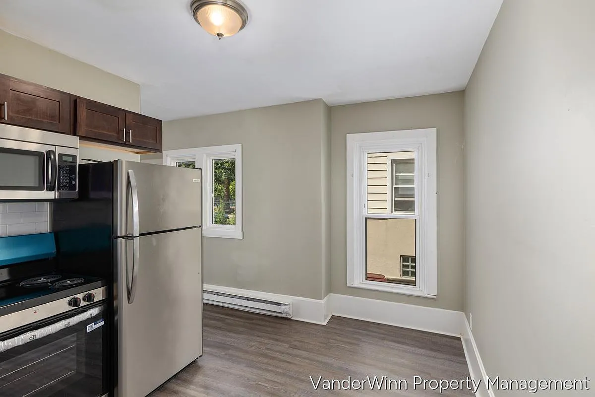 740 Kellogg St SE - Unit 2 — Photo 3