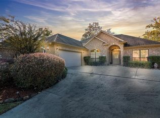 33 Ruskin Dr W, Montgomery, TX 77356