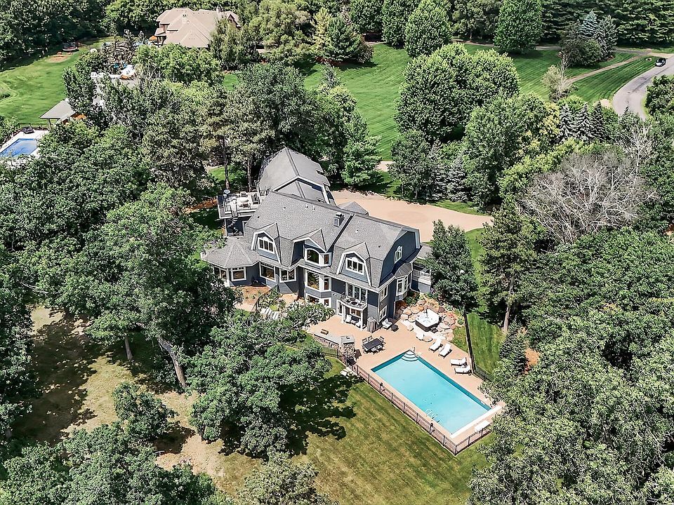 1st image of 9 Hillary Farm Ln