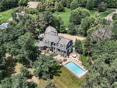 9 Hillary Farm Ln, Gem Lake, MN, 55110