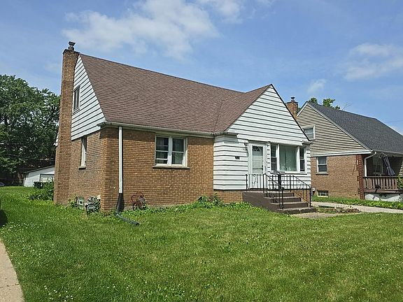 3rd image of 17420 Roy St