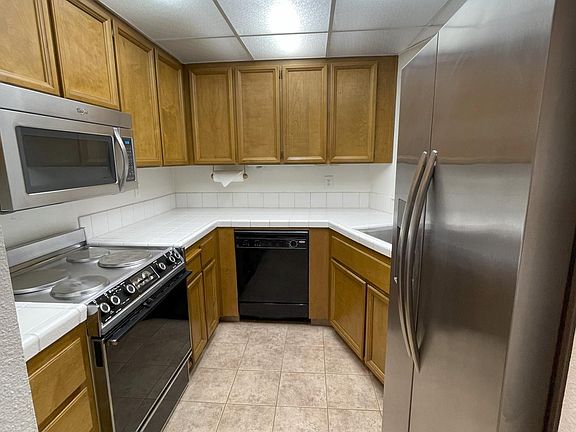 2nd image of 4868 Lakebird Pl