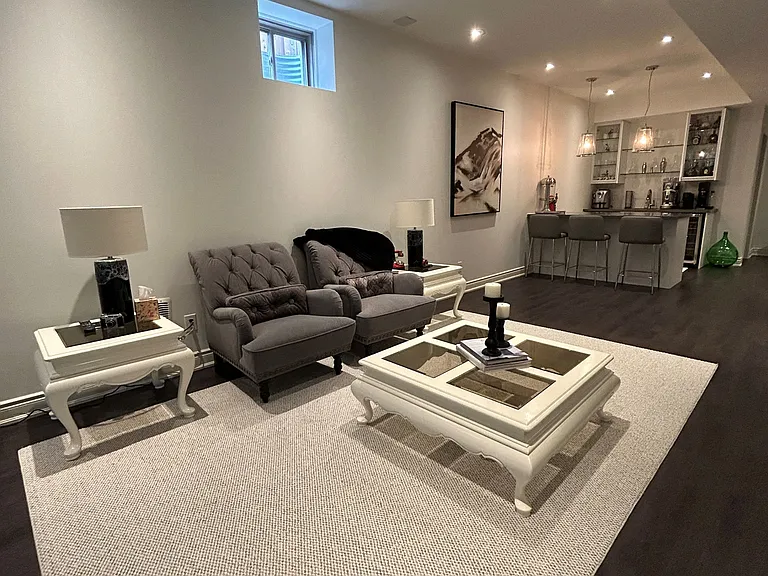 77 Robert Berry Cres — Photo 21