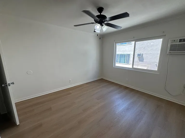 1541 N Detroit St #8 — Photo 5