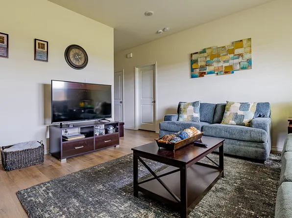 404 Creek End Dr, Princeton, TX 75407