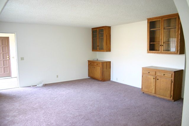 2nd image of 237 N Mission Rd APT C