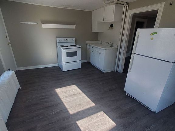 4th image of 139-149 W Broadway St #1