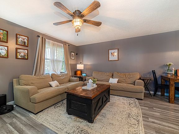 3rd image of 1359 Montego Dr