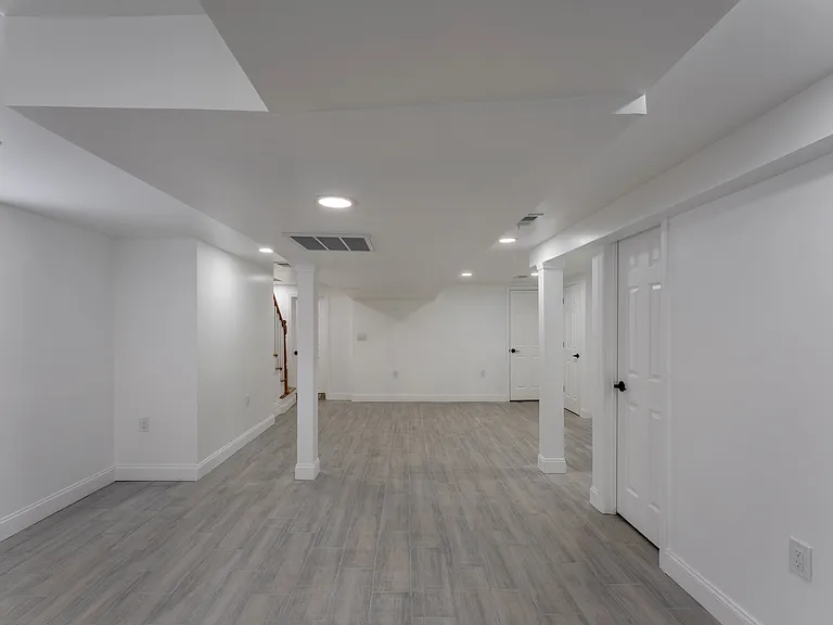 152 Washington St #1 — Photo 10
