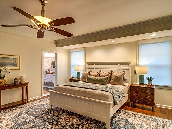 3rd image of 724 Barnes Mill Rd