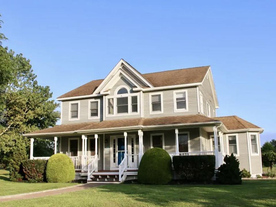 1st image of 375 Marina Ln
