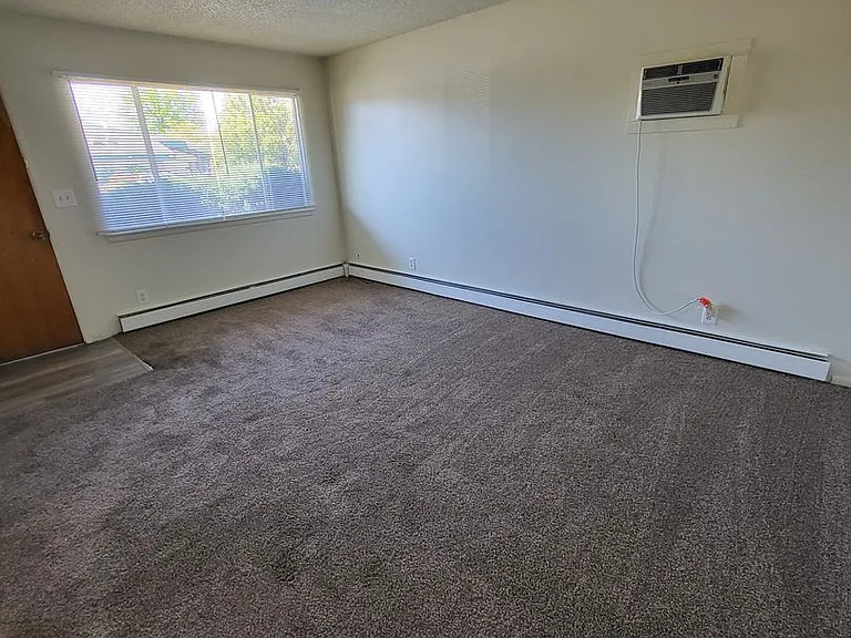 1700 E Long St #1702-1704 — Photo 3