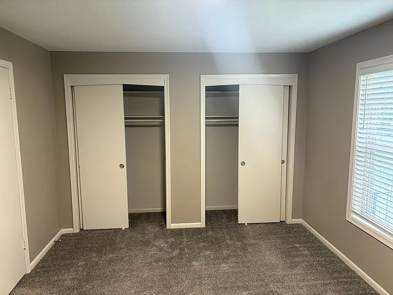 Bristol Square Apartments — Photo 200