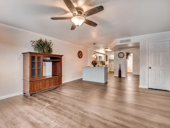 5th image of 625 N Pioneer Cir