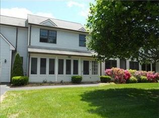 3 Pomeroy Ln APT B, Sunderland, MA 01375